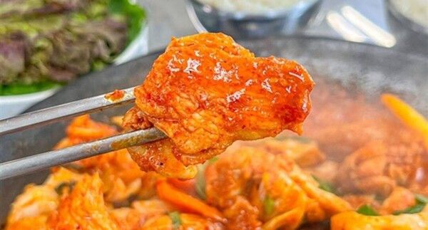 우주스토어,[30년전통] 춘천식 매콤달콤 인생닭갈비 대용량 700g X 4팩