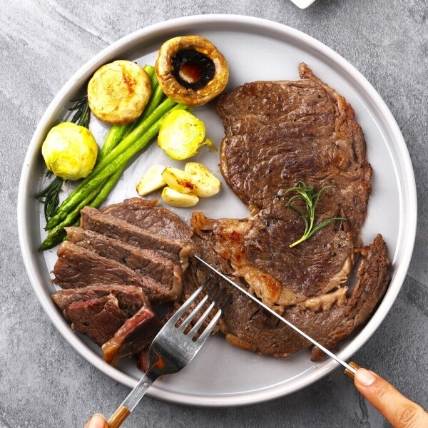 우주스토어,흑우본가 검은소 프리미엄 등심스테이크 500g x 2팩 (총 1kg)